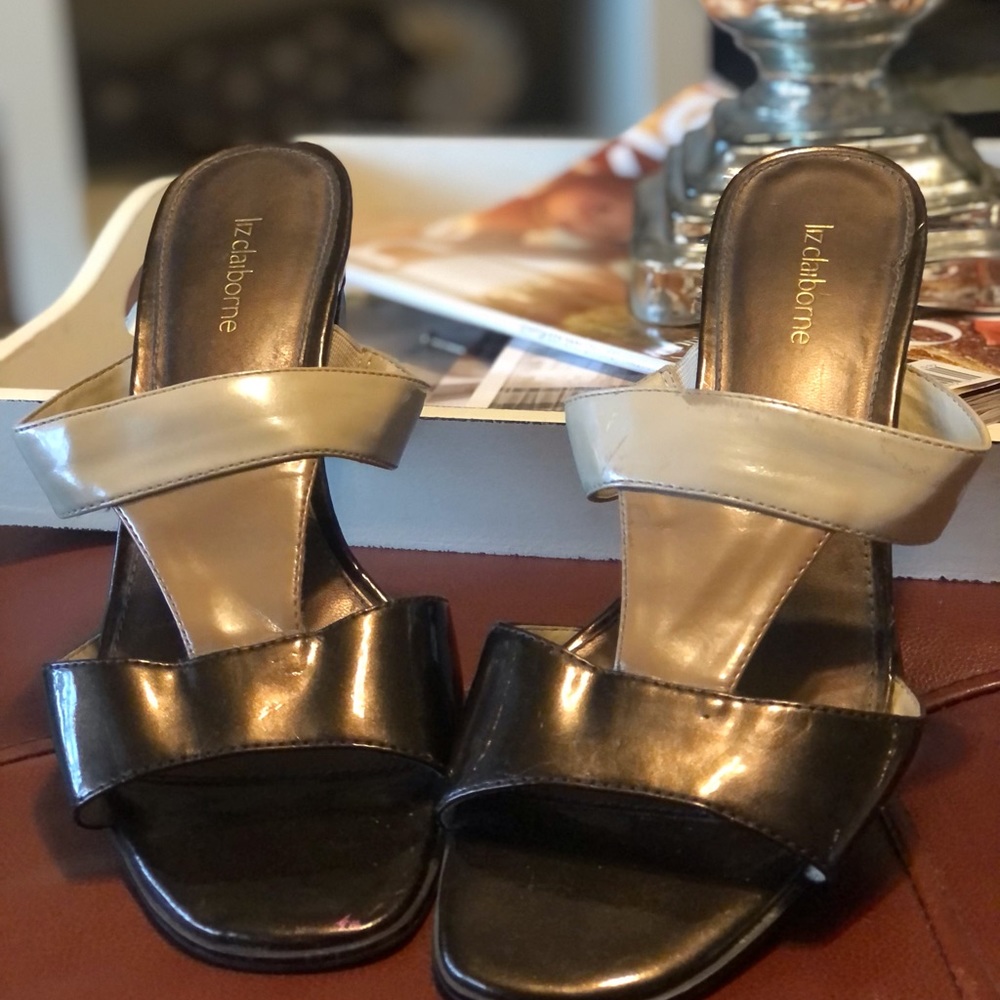 SALE: LIZ CLAIBORNE Verna Slip-on Sandals